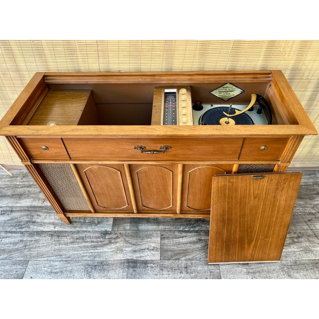 Vintage Mid Century Modern Magnavox Stereo Media Console. Circa 1960s For Sale - Image 11 of 18
