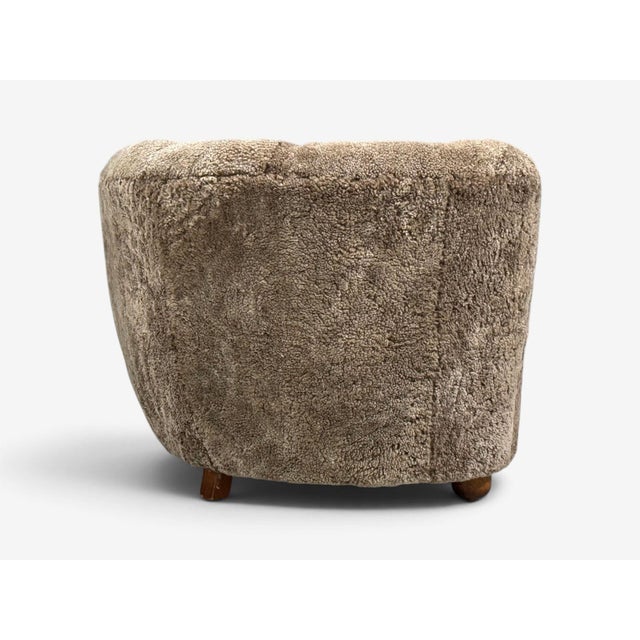 Danish Cabinetmaker, Banana Sofa, Sahara Sheepskin, Beechwood, Denmark, 1940s For Sale - Image 9 of 10