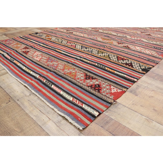 Vintage Turkish Kilim Rug - 05'10 X 09'06 For Sale In Dallas - Image 6 of 8