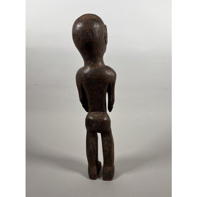 Wood Mid 20th Century Male statue - Sculpture - Nyamwezi - Tanzania - Wood - Africa For Sale - Image 7 of 7