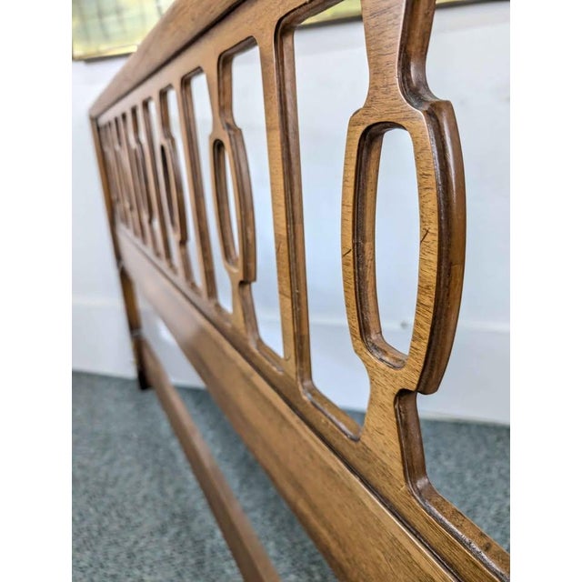 1960s 1960s MCM Meridian Collection Queen Size Headboard Attributed to Drexel For Sale - Image 5 of 7