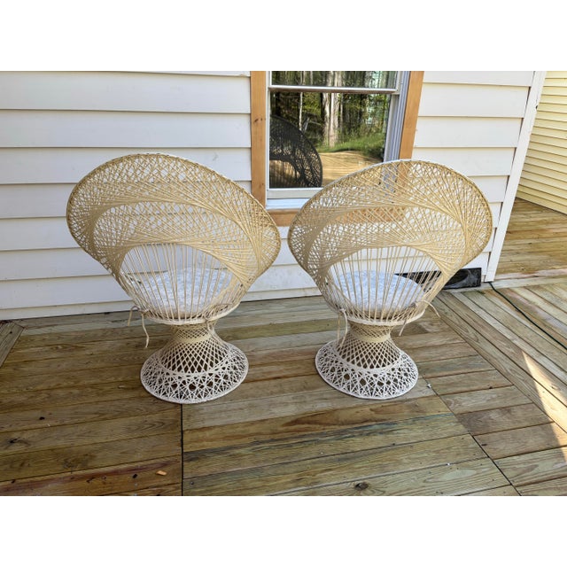 1960s 1960s Pair of Russell Woodard Spun Fiberglass Peacock Fan Throne Chairs For Sale - Image 5 of 12