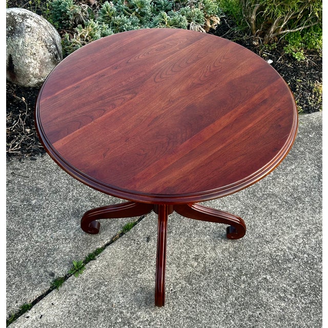 Vtg. Ethan Allen Georgian Style Pedestal End/Side/Center Table For Sale - Image 9 of 15