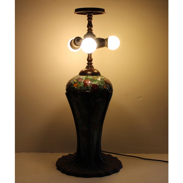 Gorgeous Tiffany-Style Art Nouveau Lamp With Bronze Base For Sale - Image 12 of 18