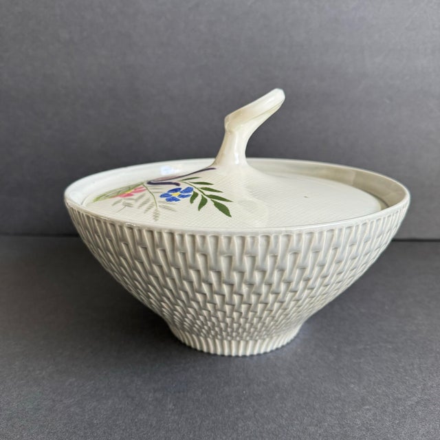 Mid 20th Century Red Wing Pottery Country Garden Decorative Bowl Casserole Serving Dish With Lid MCM Attributed For Sale - Image 5 of 10