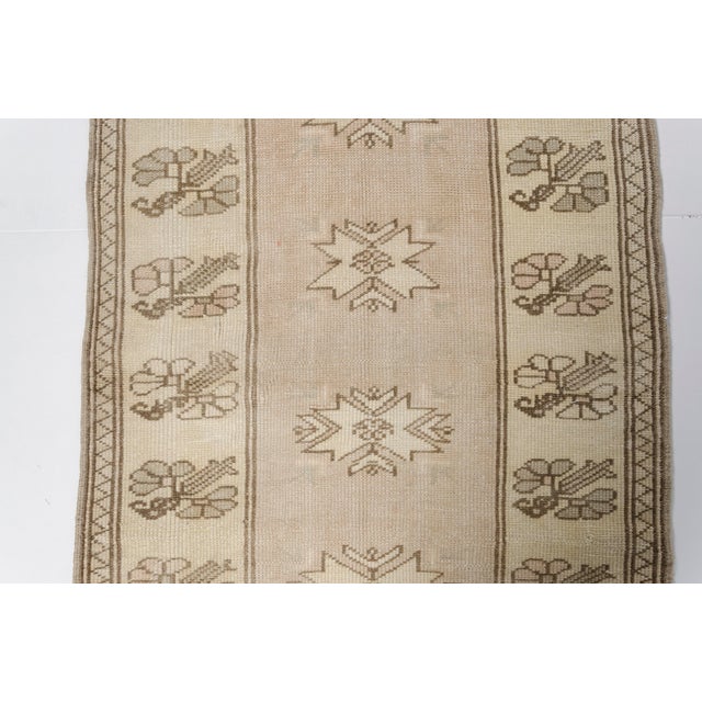 1960s Mid 20th Century Oushak Handknotted Floral Wool Carpet For Sale - Image 5 of 11