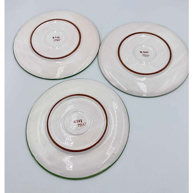 Mediterranean 1950s Italian Majolica n.708 Vintage 8" Serving Plates Hand Painted Pottery - 3pc Set For Sale - Image 3 of 6