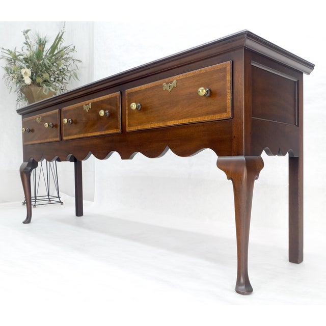 Kittinger Kittinger Solid Mahogany 3 Massive Drawers Queen Anne Sideboard Credenza MINT For Sale - Image 4 of 16