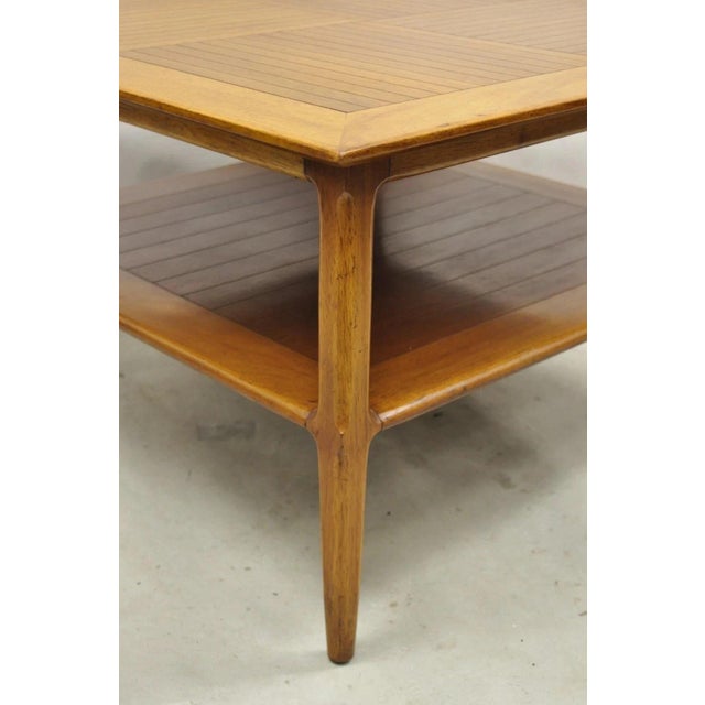 Tomlinson Vintage Tomlinson Sophisticate Mid Century Modern Square Walnut Lamp Side Table For Sale - Image 4 of 11