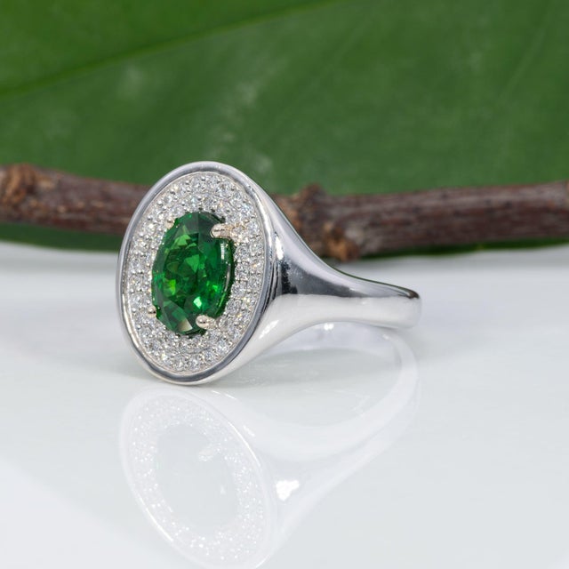 2Ct Tsavorite Garnet Ring With Natural Diamond Accents: Solid 14k Gold, 9x6.5mm, Size 6.75 For Sale In Columbus - Image 6 of 9