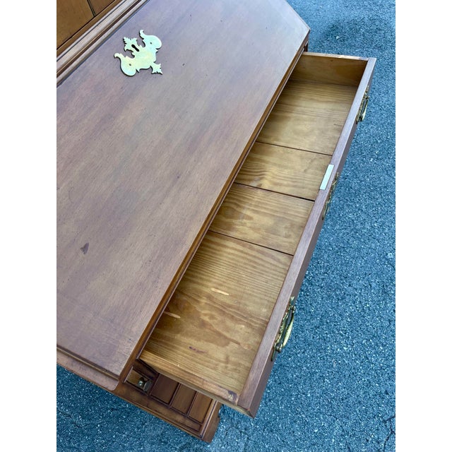 This piece is a faithful reproduction from the official Colonial Williamsburg collection, embodying the elegance and...