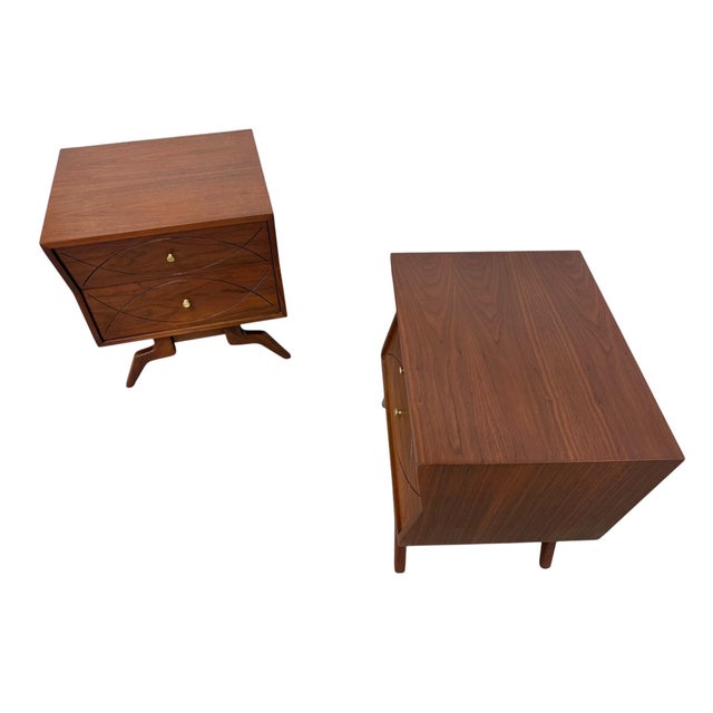 1960s Mid-Century Modern Pearsall Style Walnut Nightstands - Set of 2 - Refinished! For Sale - Image 5 of 9