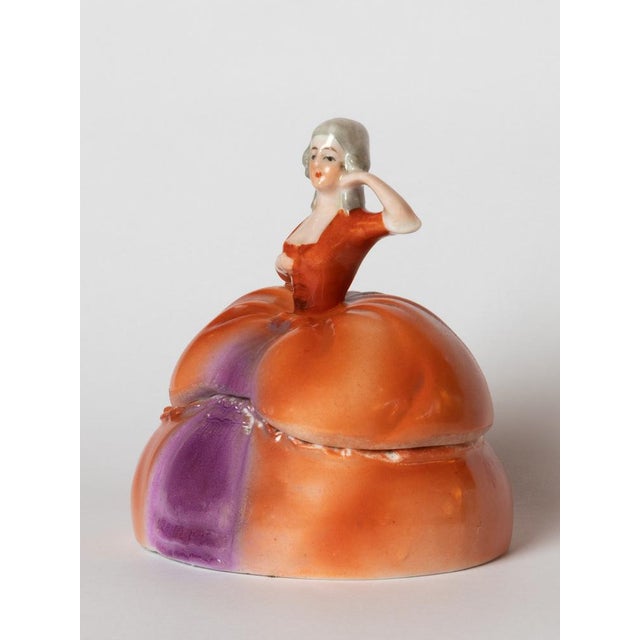 Art Deco Madame Pompadour Powder Box in Porcelain, 1929 For Sale - Image 6 of 7