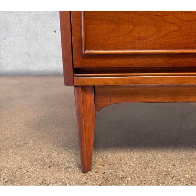 Mid-Century Modern MCM Vintage Walnut Nightstands, Pair For Sale - Image 3 of 5