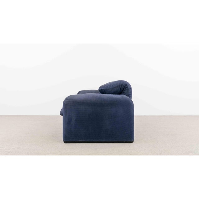 Maralunga 2-Seater Sofa by Vico Magistretti for Cassina, 2000s For Sale - Image 17 of 18