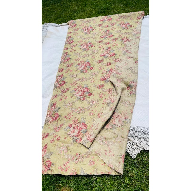 1940s Vintage Floral Linen Fabric - 16 Yards For Sale - Image 4 of 5