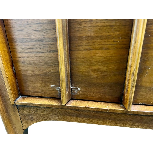 1960s Iconic Walnut and Rosewood Kent Coffey "Perspecta" Mid-Century Modern 9-Drawer Dresser With Mirror For Sale - Image 15 of 18