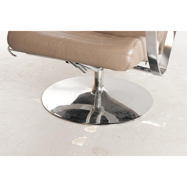 Model Wing 6900 High-Back Armchair in Leather with Circular Chrome-Plated Metal Foot from BoConcept, 2000s For Sale - Image 6 of 8