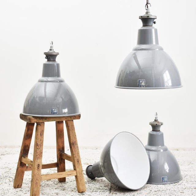 Industrial 16″ Industrial Grey Benjamin Pendant Light, 1950s For Sale - Image 3 of 8