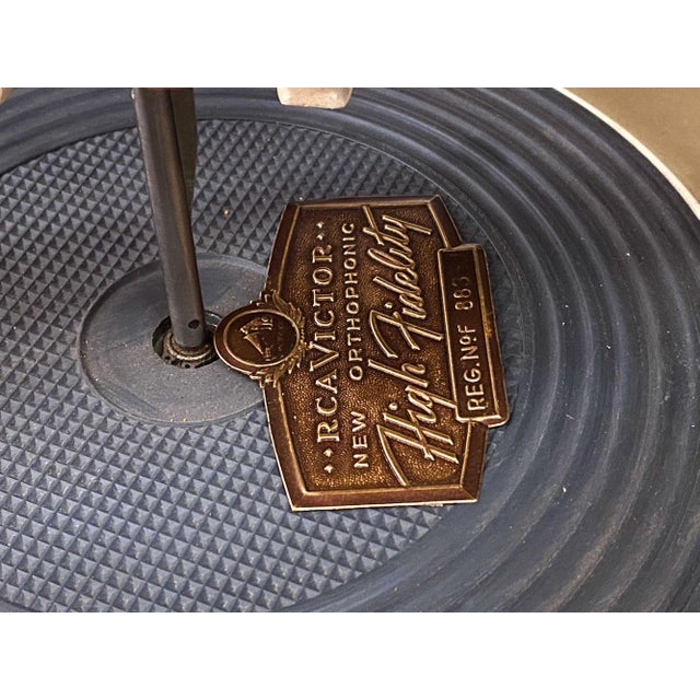 Mid 20th Century Rca Victor Record Player For Sale - Image 4 of 11