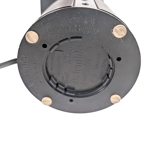 Tizio Table Lamp in Metal by Richard Sappert for Artemide For Sale - Image 9 of 10