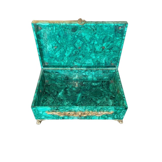 Early 20th Century Malachite Gilt Bronze Decorative Box, Early 20th Century. For Sale - Image 5 of 8
