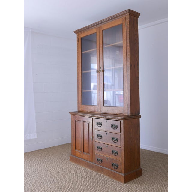1910s Antique English Oak Glazed Bookcase | Circa 1910 For Sale - Image 5 of 12
