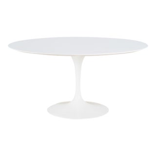 Saarinen 54" Round Tulip Pedestal Dining Table in White Laminate by Knoll For Sale