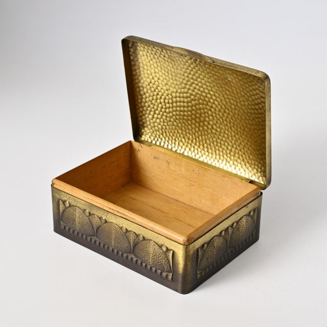 1920s German Brass Cigarette Box from Wumak, 1920s For Sale - Image 5 of 13