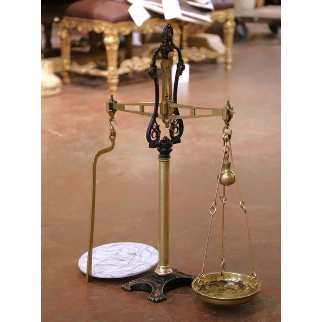 Late 19th Century Late 19th Century English Brass and Marble Balance Scale From Bristol For Sale - Image 5 of 11