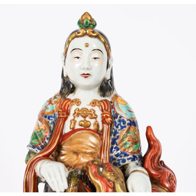 Antique 19th Century Japanese Meiji Kutani Guanyin Sculpture in Porcelain For Sale - Image 3 of 18
