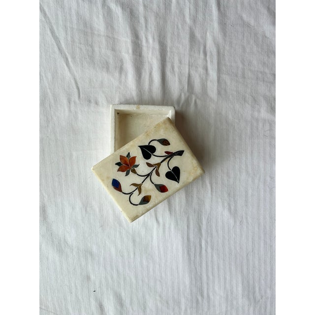 White Alabaster Box With Floral Inlay For Sale In Raleigh - Image 6 of 7