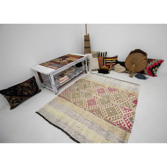Vintage Turkish Kilim Rug- 4′7″ × 5′3″ For Sale In Los Angeles - Image 6 of 7