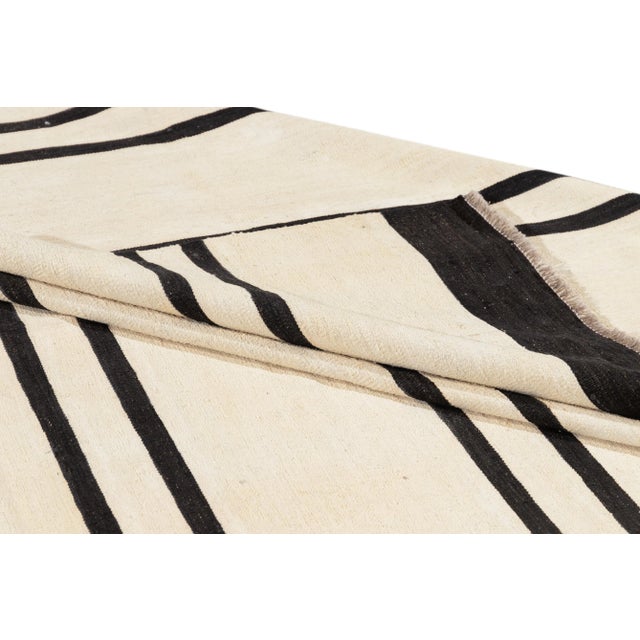 21st Century Modern Flatweave Kilim Rug For Sale In New York - Image 6 of 11