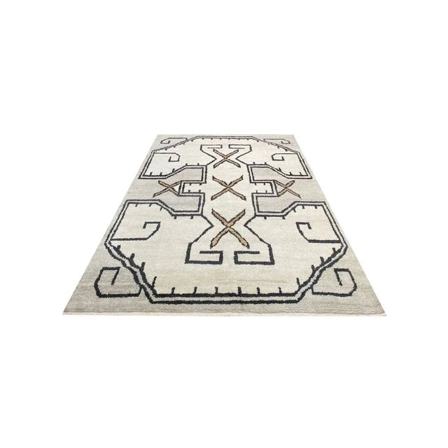 Exact Size: 9'3" x 11'10" Color: Natural Age: New (It's made in the 1990s and never been used) Materials: Wool...