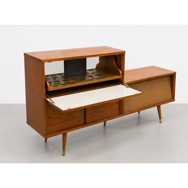 1960s Vintage Mid Century Modern Bar Cabinet | Credenza Console | Liquor Cabinet, C. 1960’s For Sale - Image 5 of 18