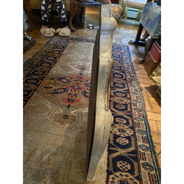 French Early 20th Century Maison Jansen Verre églomisé French Style Mid Century Carved Gilt Mirror For Sale - Image 3 of 11