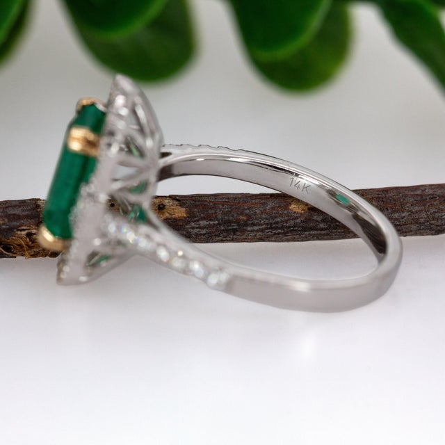 Metal 1.8Ct Colombian Emerald Ring With Natural Diamond Accents: Solid 14k Gold, 9x6mm, Size 6.75 For Sale - Image 7 of 7
