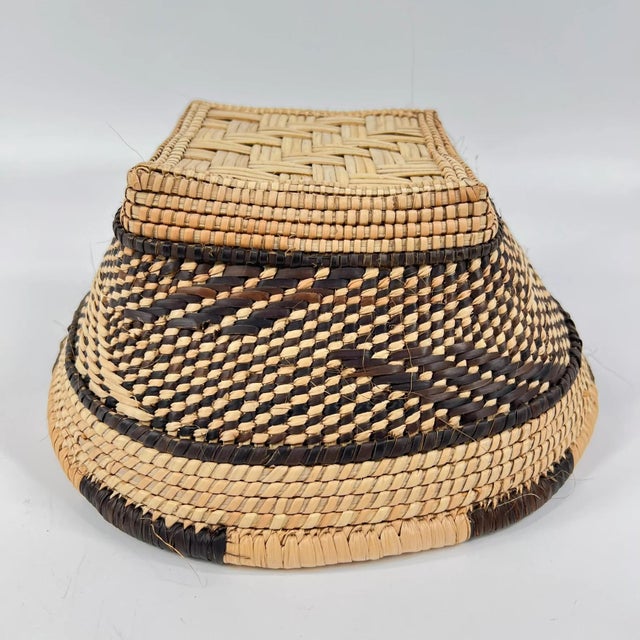 Early 20th Century Rare Tonga Binga Basket Bowl 11inch MATTER COLLECTION For Sale - Image 4 of 6