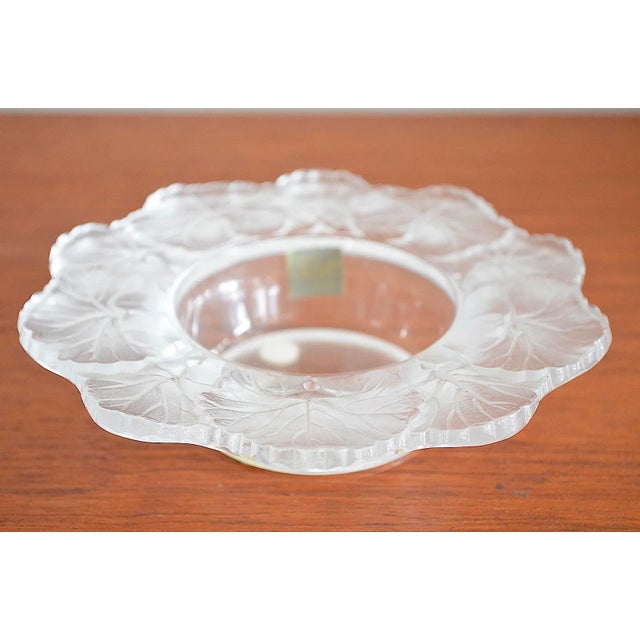 Ashtray of the French Glassmanufaktur Rene Lalique - The ashtray in shell shape is made of thick-walled frosted glass,...