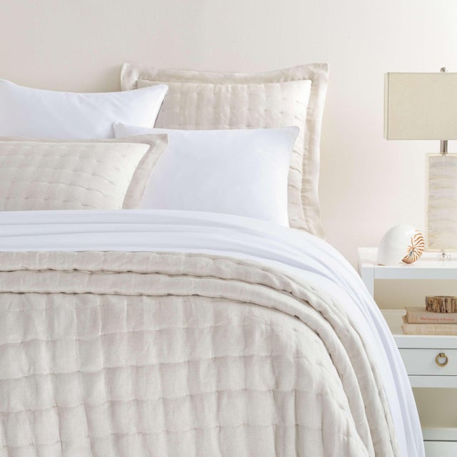 Pine Cone Hill by Annie Selke Brussels Natural Quilt, Full/Queen For Sale