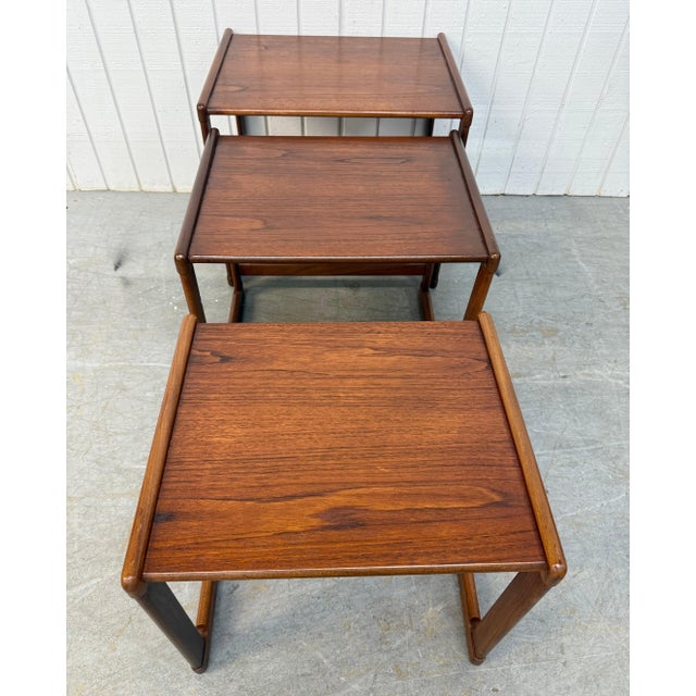 Mid-Century Danish Modern Teak Nesting Tables -Set of 3 For Sale - Image 4 of 7