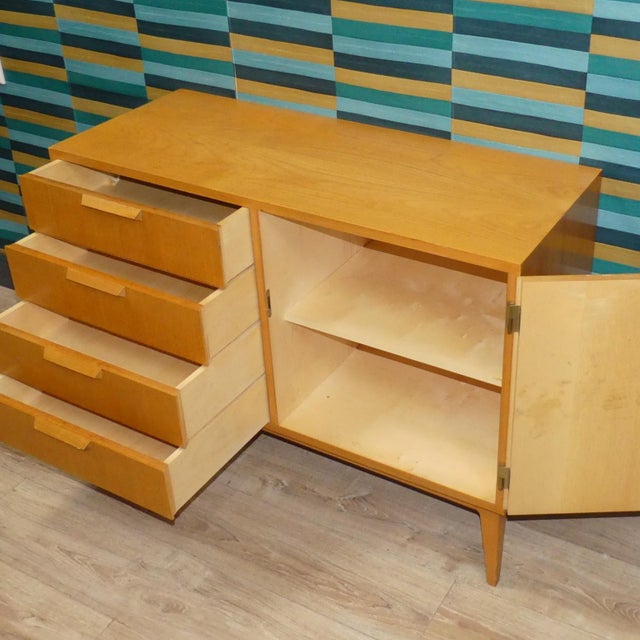 Mid-Century Modern Linen Cabinet in Light Elm Wood, 1960s For Sale - Image 3 of 18