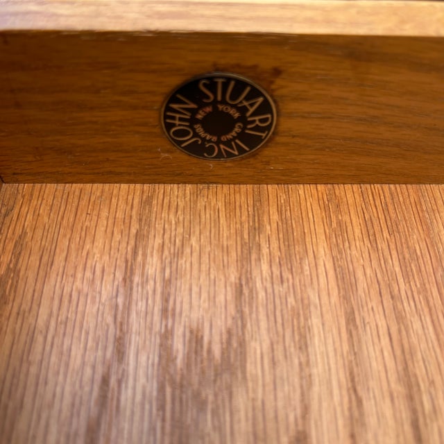 A Pair of Refinished Mid Century Modern Nightstands by John Stuart. Circa 1960s For Sale - Image 9 of 17