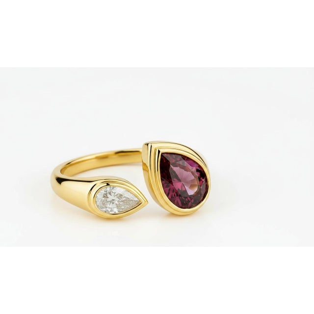 Toi et Moi Gemstone Ring: Garnet and Moissanite. Perfect "You n I" Gold Birthmonth gemstones ring. Metal: 925 silver + 14k...