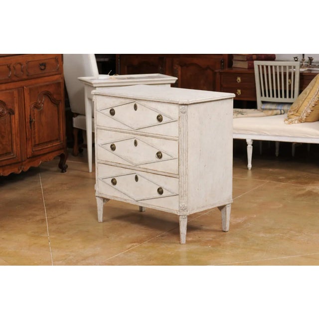 Gustavian (Swedish) Swedish Gustavian Style 1900s Painted Three-Drawer Chest with Diamond Motifs For Sale - Image 3 of 13