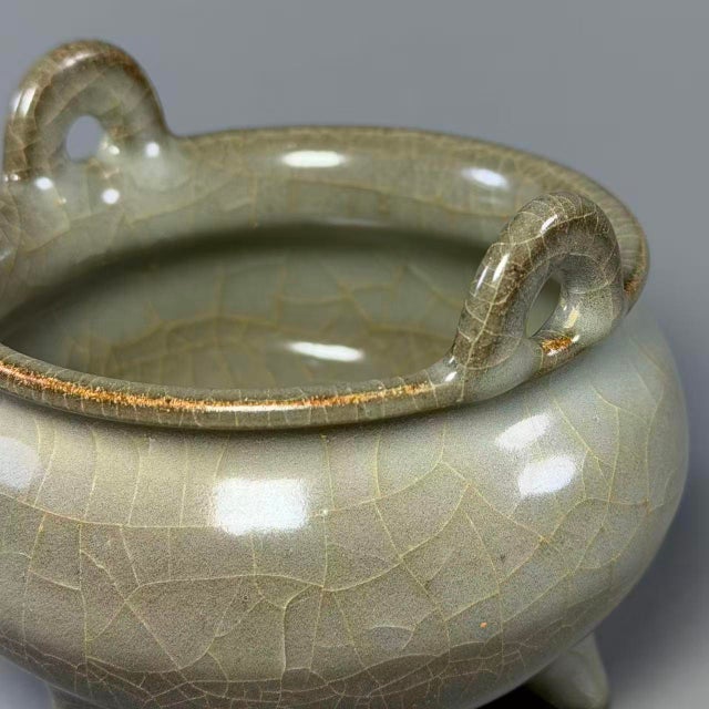 Chinese Celadon Tripod Vessel, Twin‑Handle Crackle‑Glaze Collectible Decorative Censer For Sale - Image 6 of 9