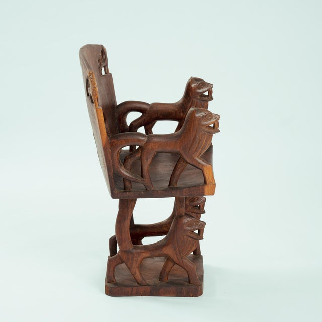 Brown 20th Century Fon Dignitary Monoxyl Carved Wood Armchairs and Table Set, Benin, 1954, Set of 3 For Sale - Image 8 of 18