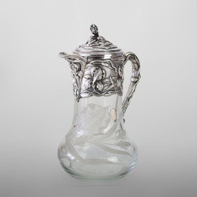 Art Nouveau 1920s Gorham Inspired Art Nouveau Floral High Relief Silver Plate & Etched Claret Jug For Sale - Image 3 of 5