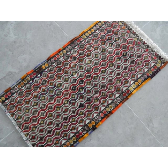 Vintage Turkish Jajim Kilim Rug - 1′6″ × 2′10″ For Sale - Image 4 of 8